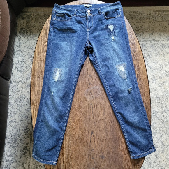 New York & Company Distressed Dark Wash Skinny Jeans Size Women's 12 - Picture 1 of 11